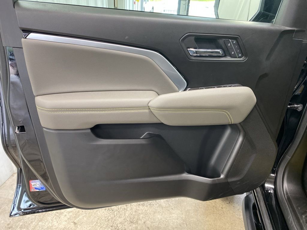 New 2025 Chevrolet Colorado ZR2 w/ Midnight Edition image 27