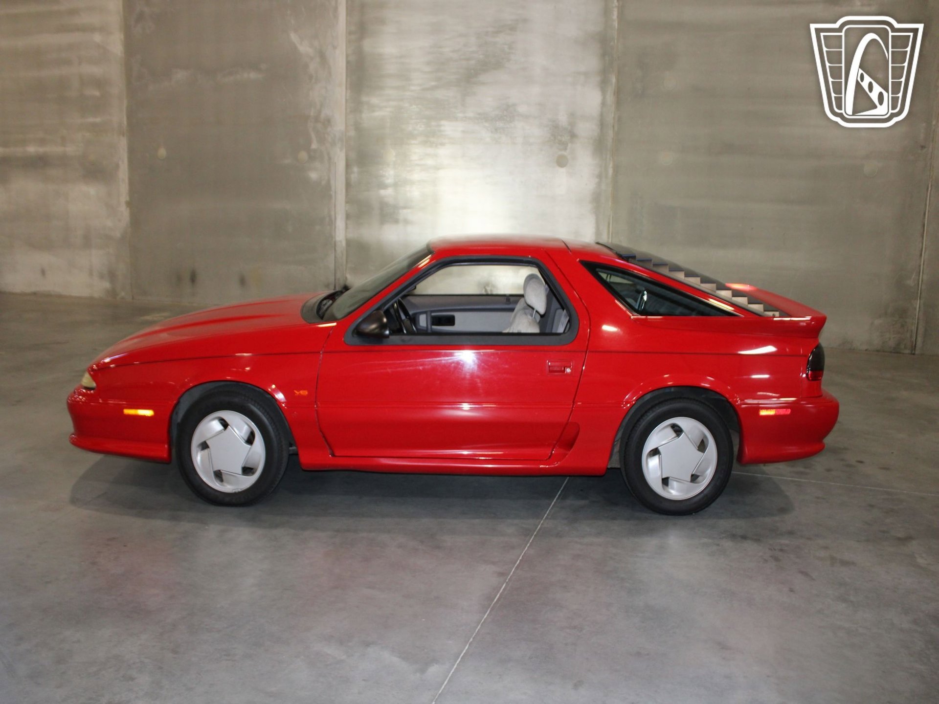 Used 1993 Dodge Daytona ES image 2