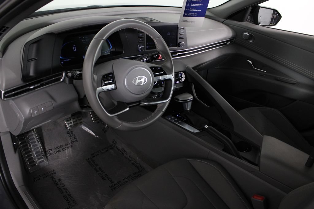 Certified 2025 Hyundai Elantra Sport FWD image 19