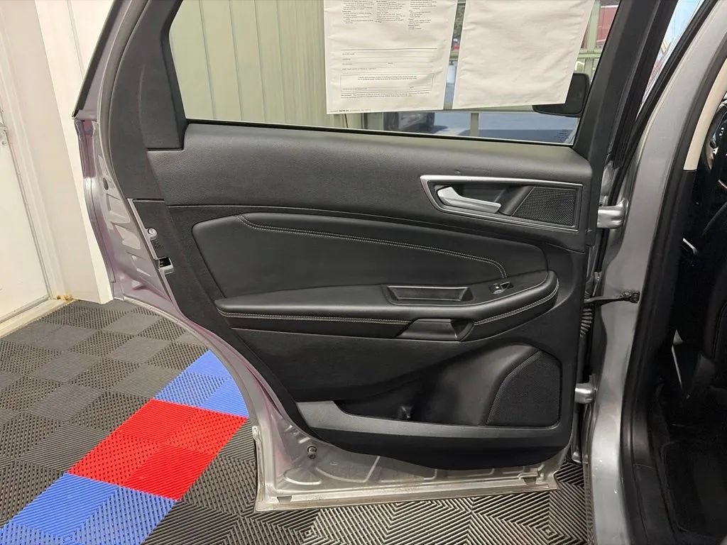Used 2024 Ford Edge Titanium AWD/4WD image 12