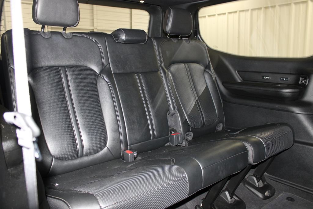 Used 2024 Jeep Wagoneer Series III AWD/4WD image 34