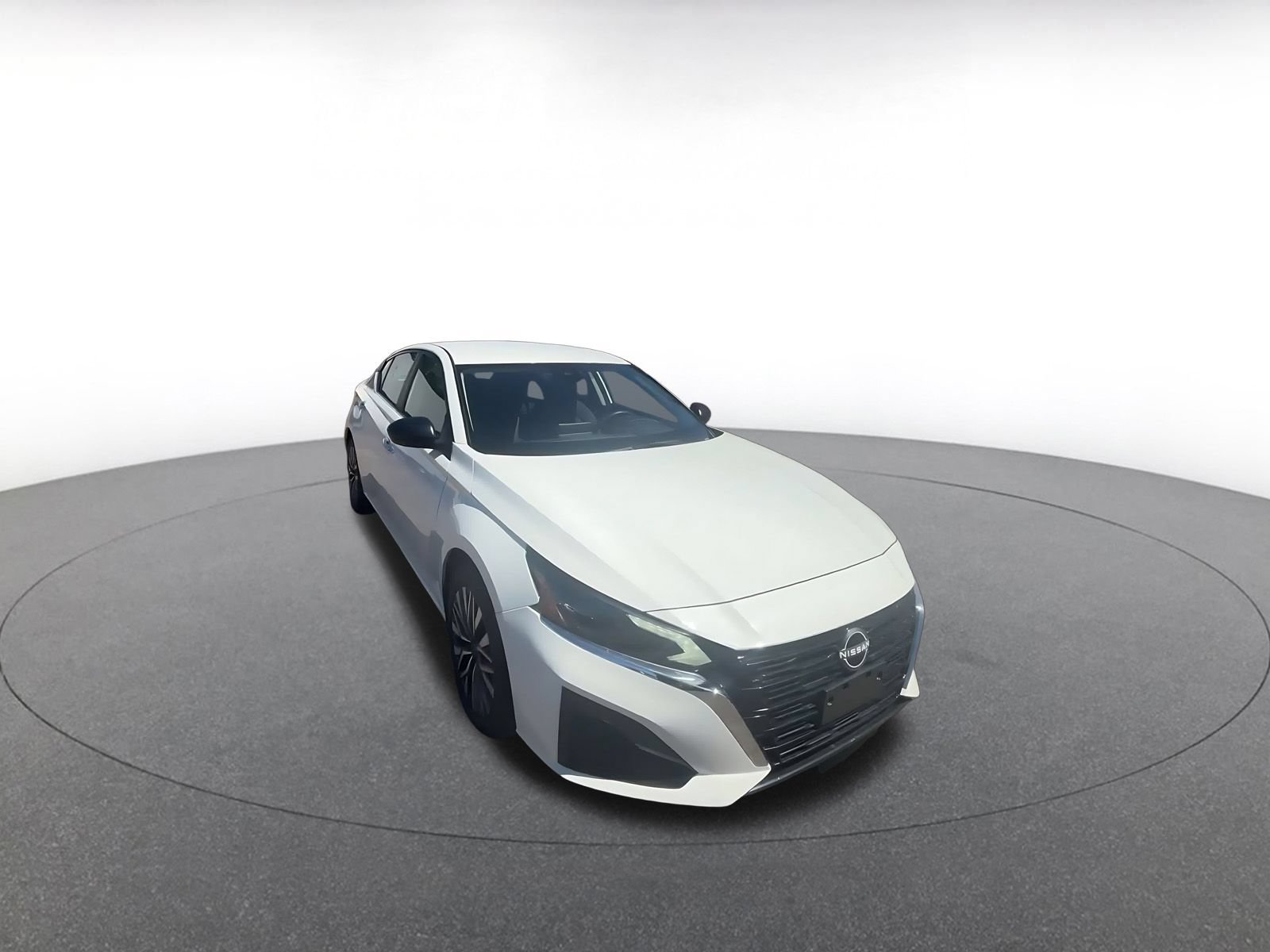 Used 2025 Nissan Altima 2.5 SV FWD image 3