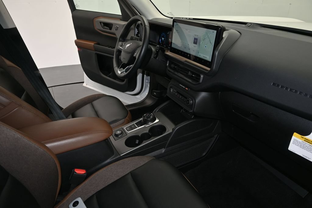 Certified 2025 Ford Bronco Sport Outer Banks w/ Outer Banks Tech Package+ AWD/4WD image 13