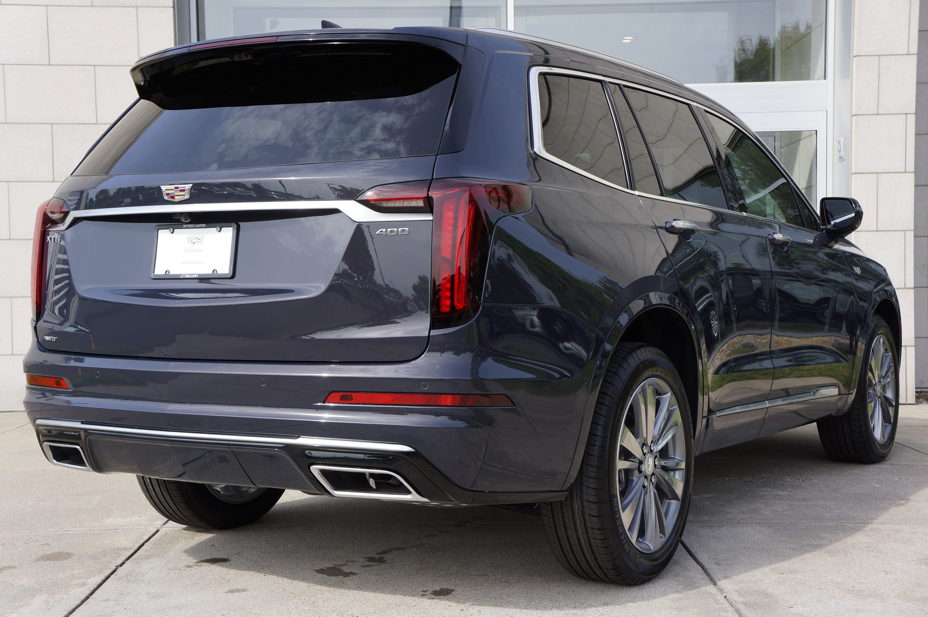 Used 2025 Cadillac XT6 Premium Luxury image 5