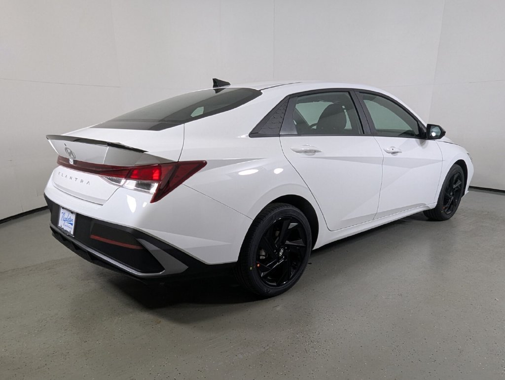New 2026 Hyundai Elantra Sport FWD image 7