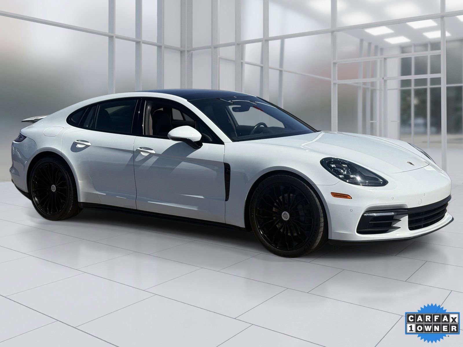 Used 2018 Porsche Panamera 4S image 8