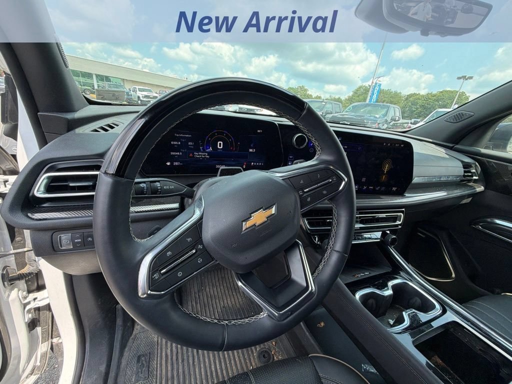 Used 2025 Chevrolet Traverse High Country w/ LPO, Floor Liner Package FWD image 10