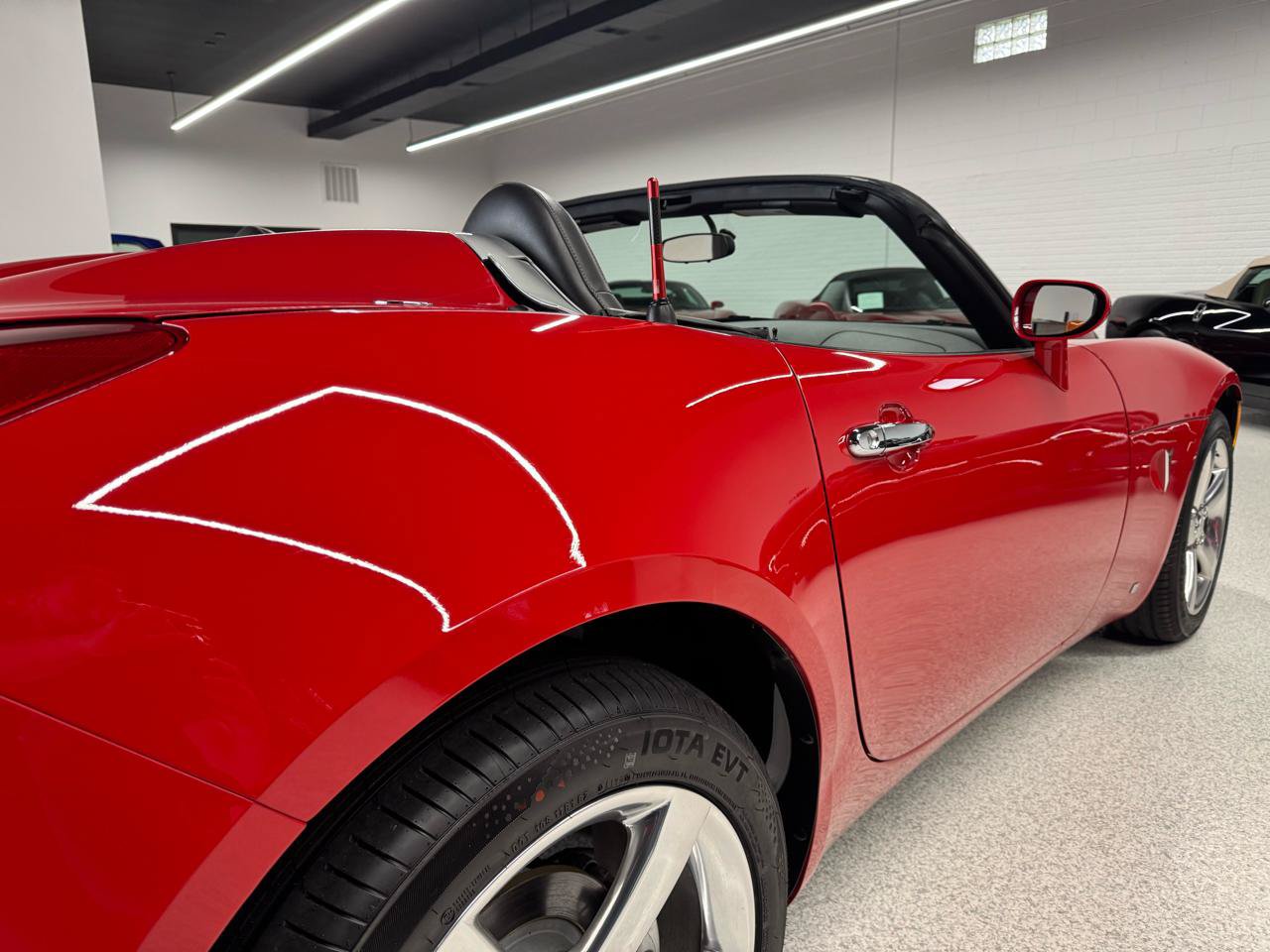 Used 2007 Pontiac Solstice Convertible w/ Premium Package RWD image 29