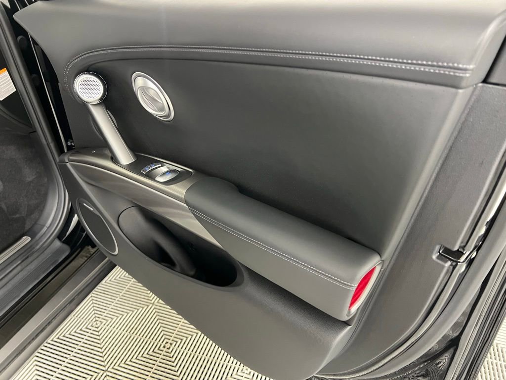 Used 2025 Genesis GV60 Advanced image 36