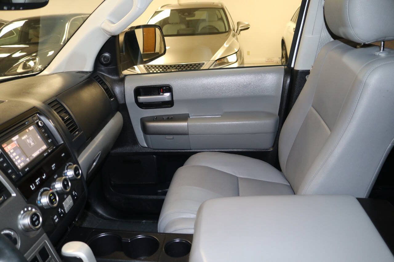 Used 2017 Toyota Sequoia Limited w/ Safety & Convenience Package AWD/4WD image 84