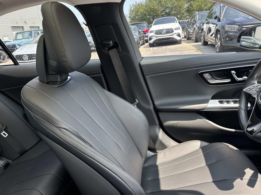 Used 2025 Mercedes-Benz E 450 4MATIC Sedan image 11
