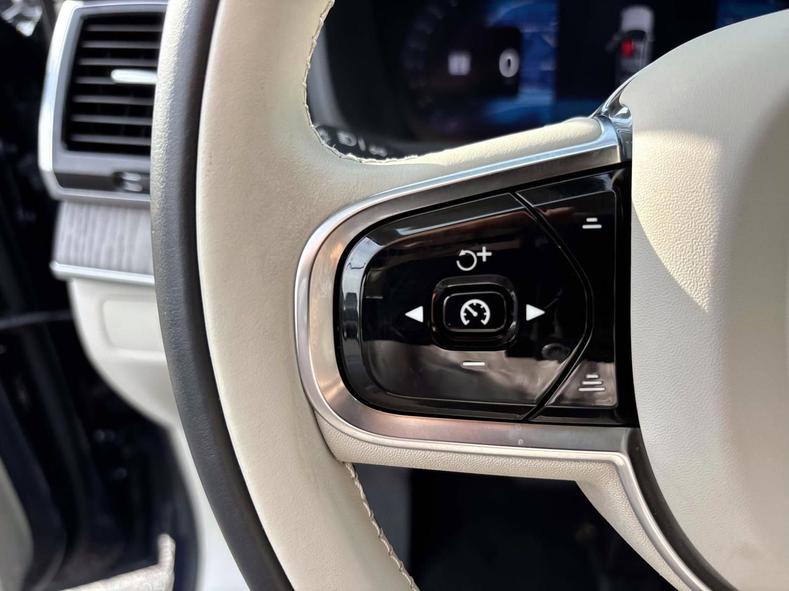 Used 2023 Volvo XC90 B6 Plus w/ Protection Package image 18