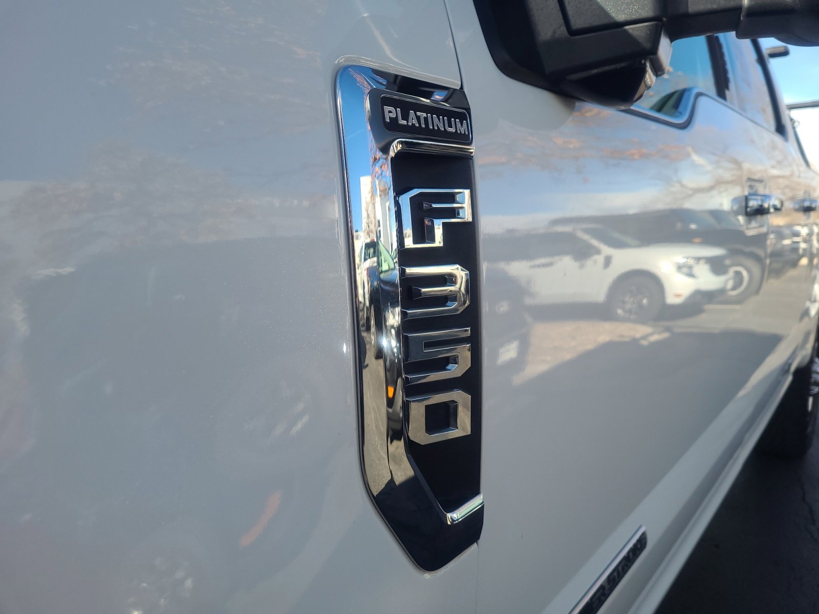 Certified 2022 Ford F350 Platinum w/ FX4 Off-Road Package image 24