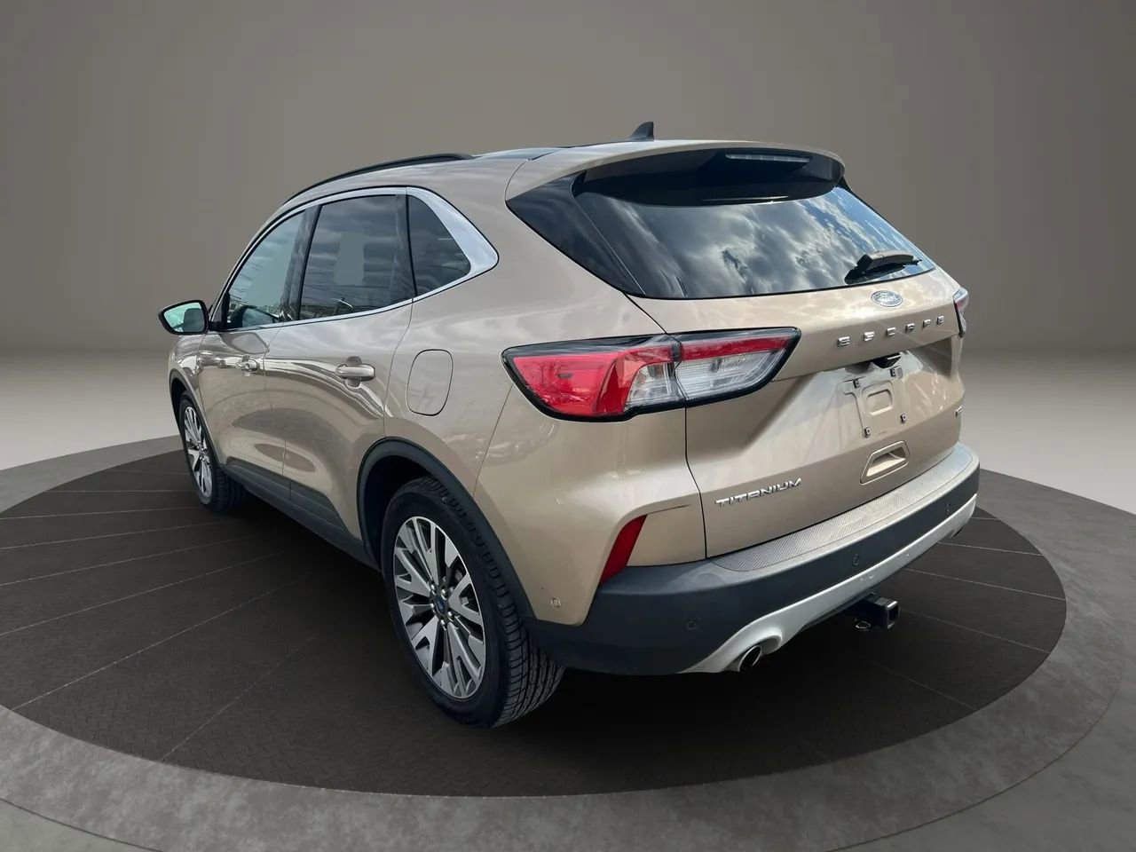 Used 2020 Ford Escape Titanium w/ Titanium Premium Package 2.0 image 7