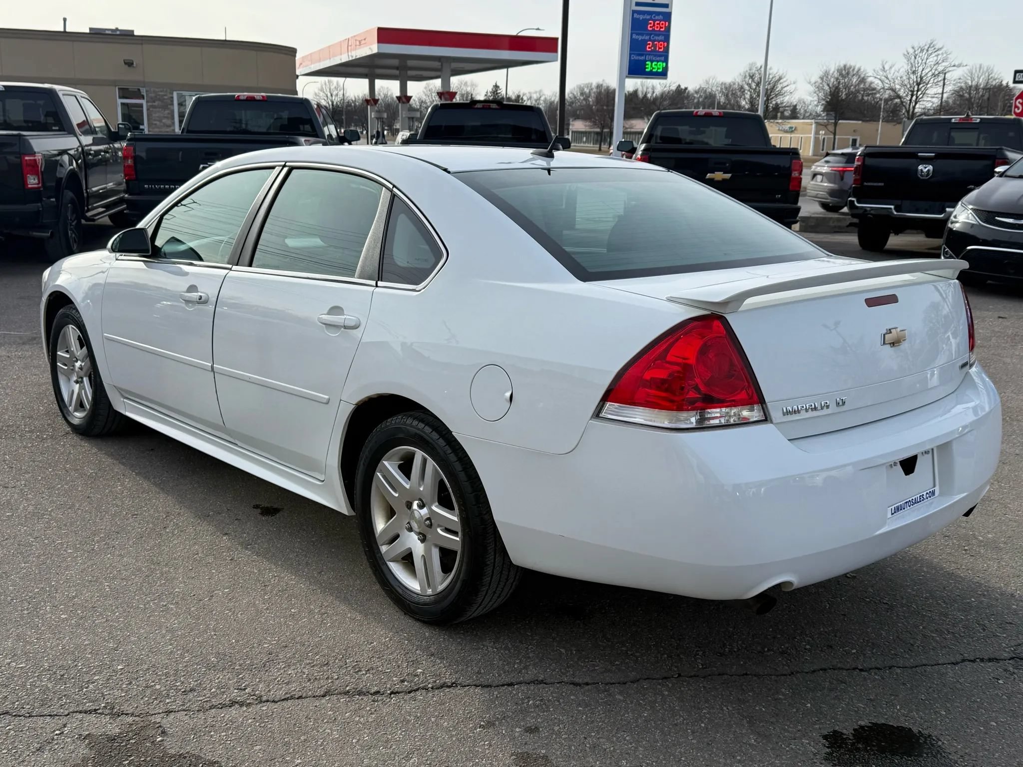 Used 2016 Chevrolet Impala LT FWD image 7