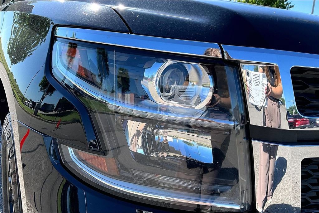 Used 2017 Chevrolet Suburban LT AWD/4WD image 32