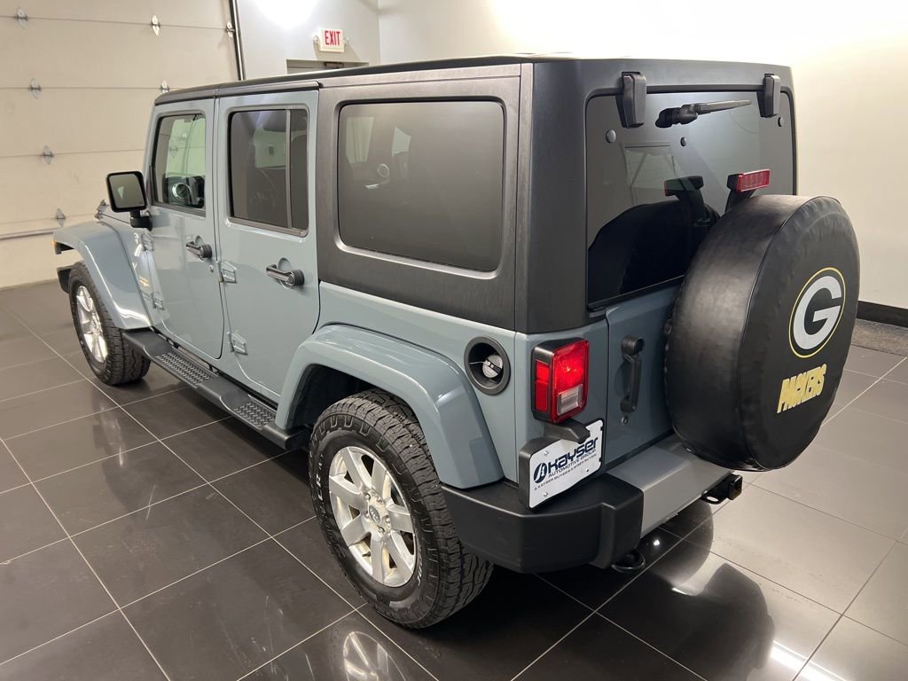 Used 2015 Jeep Wrangler Unlimited Sahara w/ Connectivity Group AWD/4WD image 4