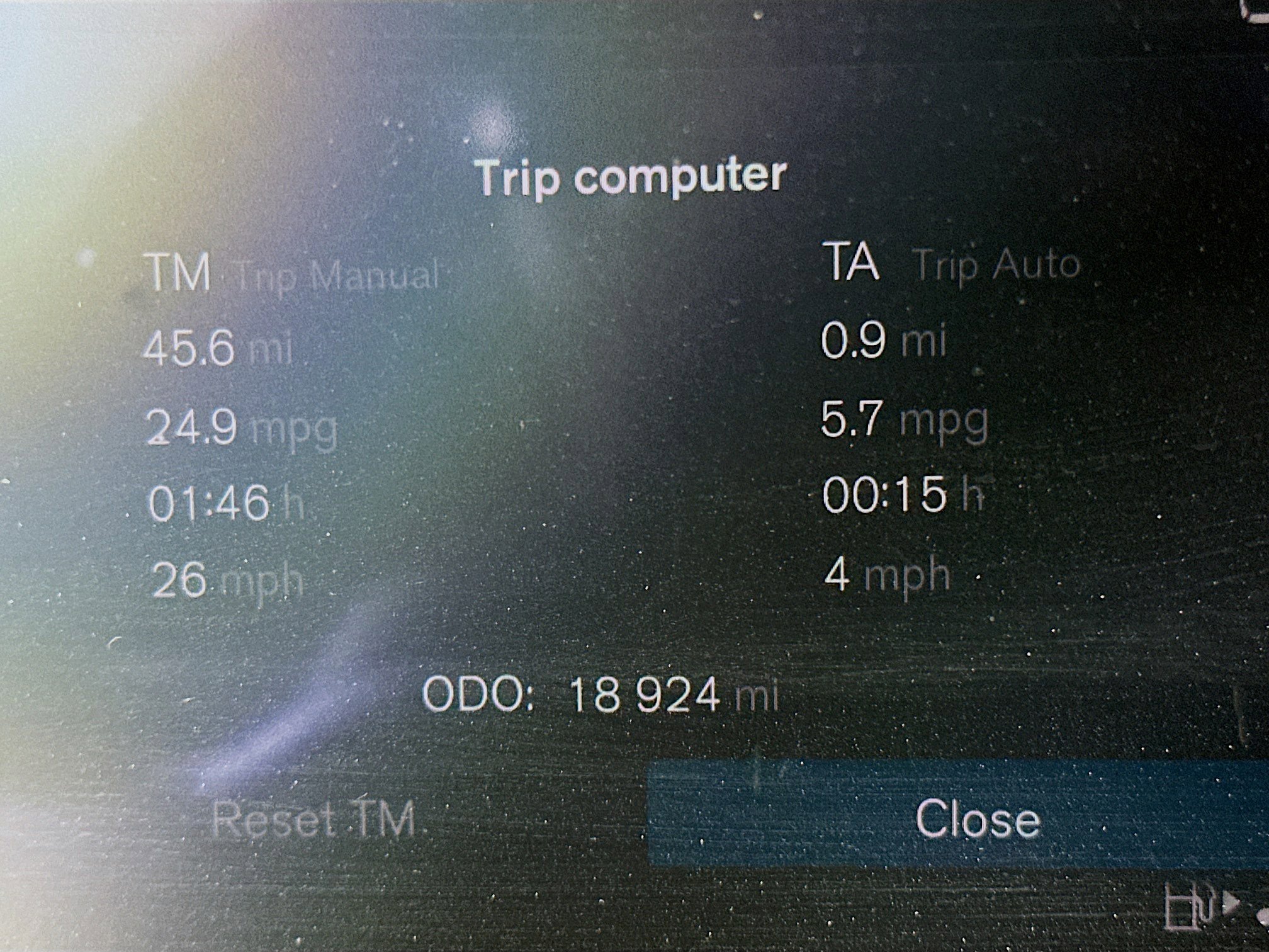 Used 2025 Volvo XC40 B5 Plus image 19