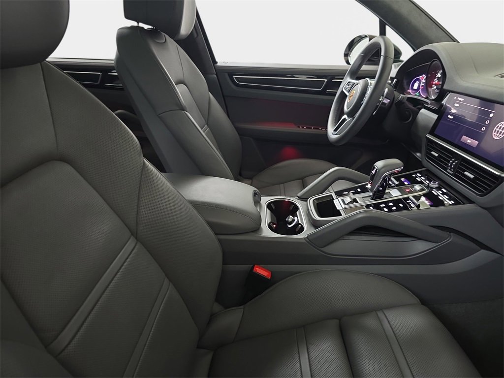 Used 2023 Porsche Cayenne GTS image 11