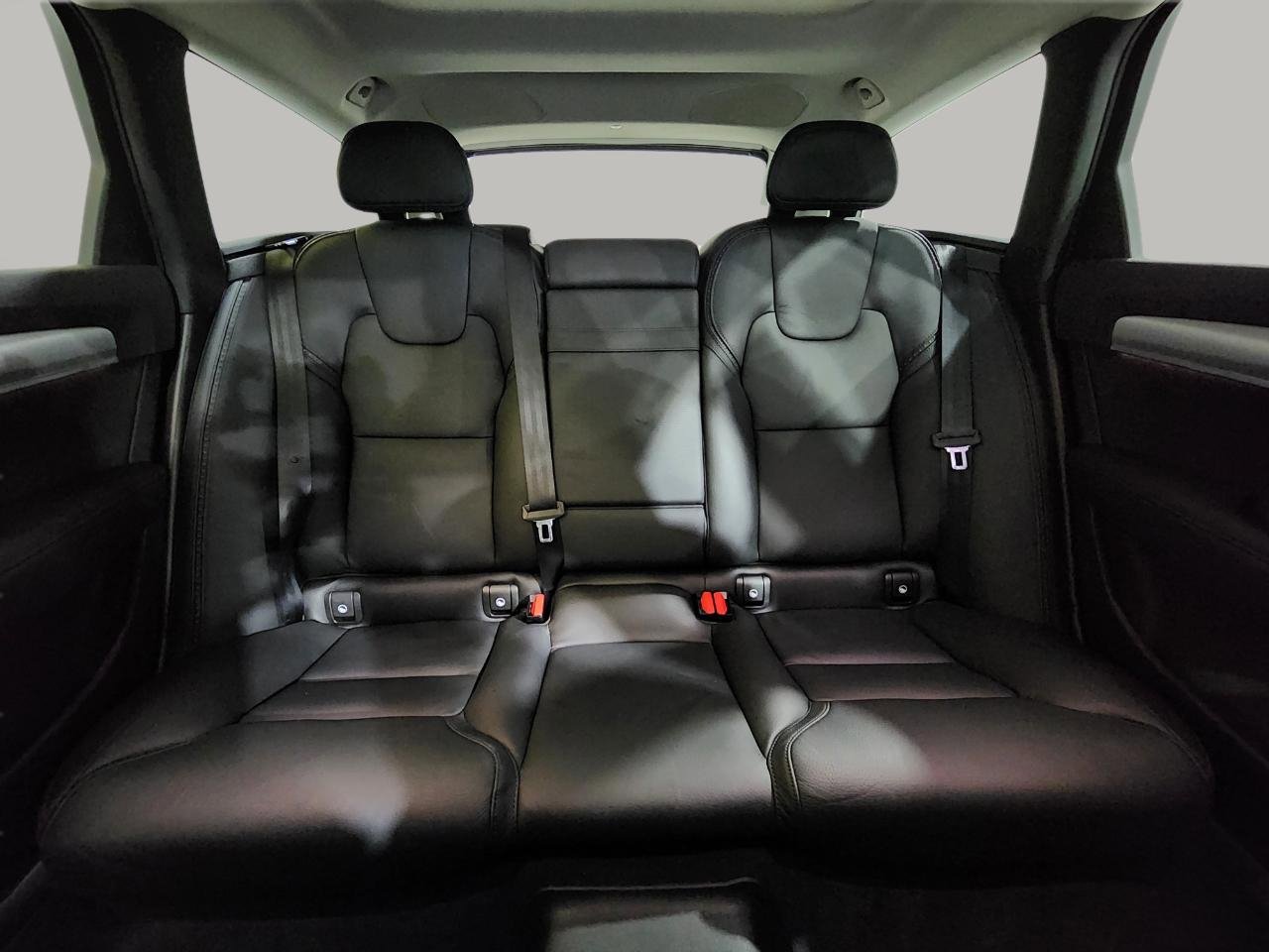 Used 2018 Volvo V90 T5 Cross Country w/ Convenience Package image 28