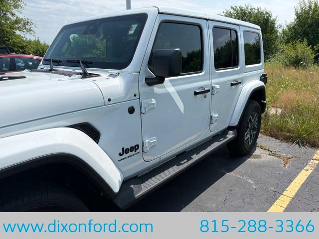 Used 2025 Jeep Wrangler Unlimited Sahara AWD/4WD image 2