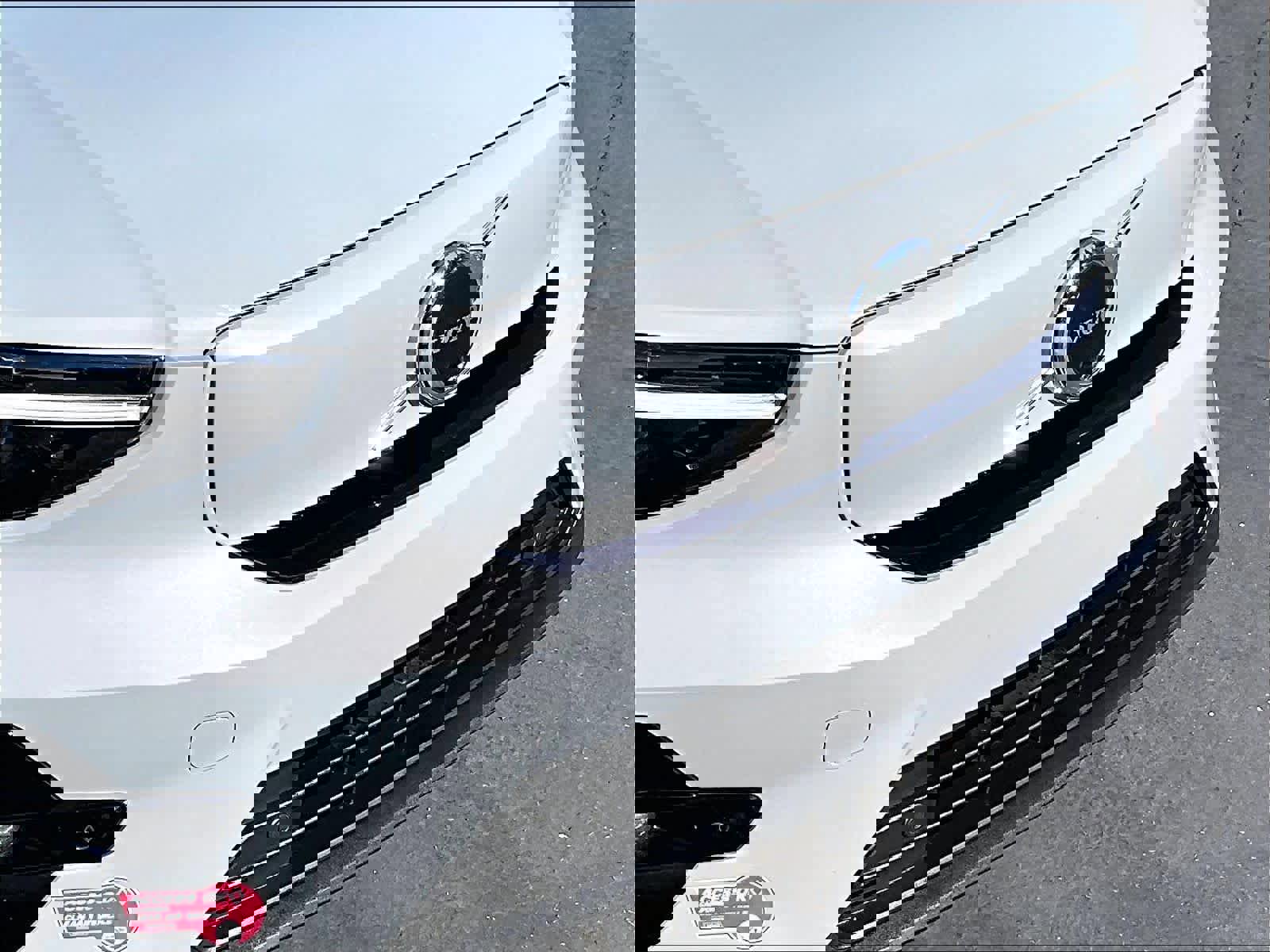 Used 2024 Volvo XC40 Recharge Plus w/ Protection Package Premier image 33