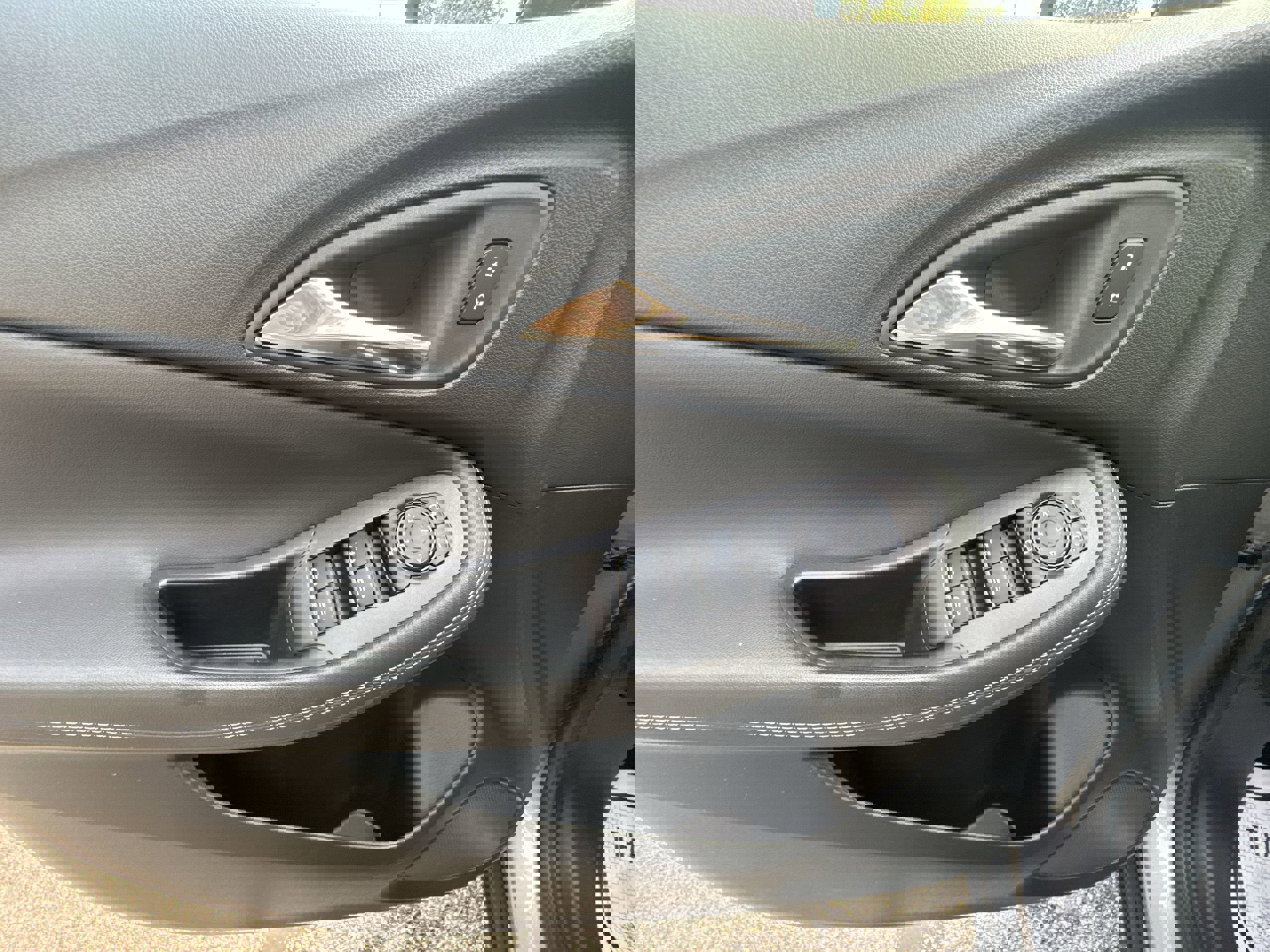 Used 2023 Buick Encore GX Preferred w/ Cold Weather Comfort Package image 24