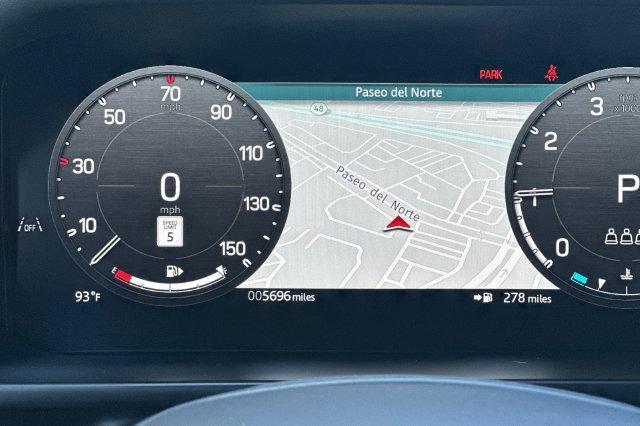 Certified 2026 Land Rover Defender 110 X-Dynamic SE AWD/4WD image 27