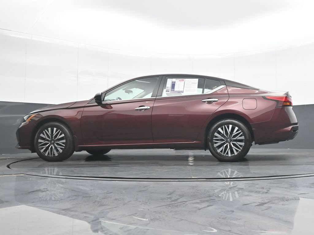 Used 2024 Nissan Altima 2.5 SV AWD/4WD image 27