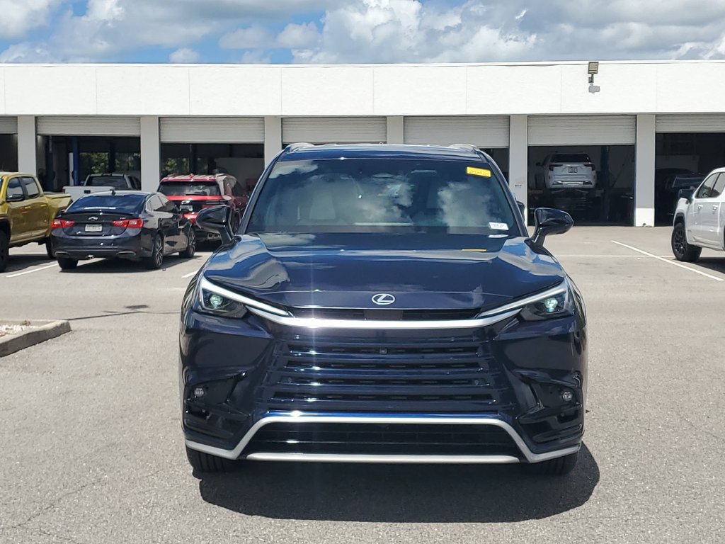 Used 2025 Lexus TX 500h AWD w/ Technology Package image 3