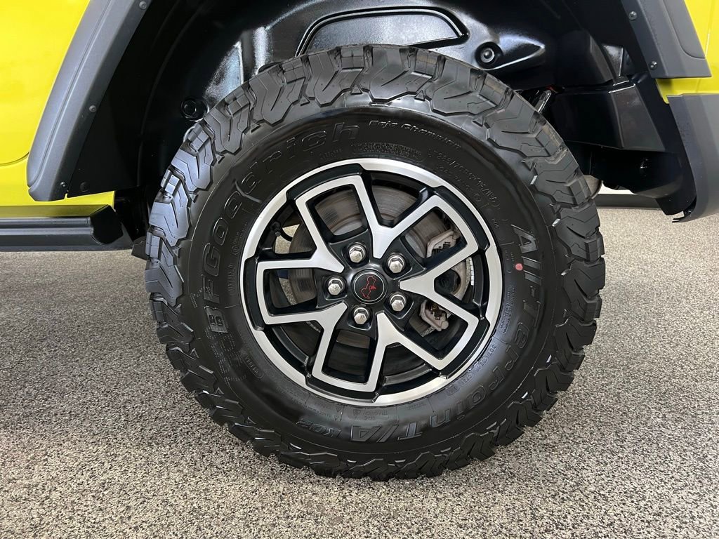 Used 2024 Jeep Wrangler Unlimited Rubicon w/ Technology Group image 22
