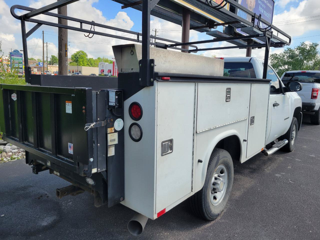 Used 2009 Chevrolet Silverado 2500 W/T RWD image 3