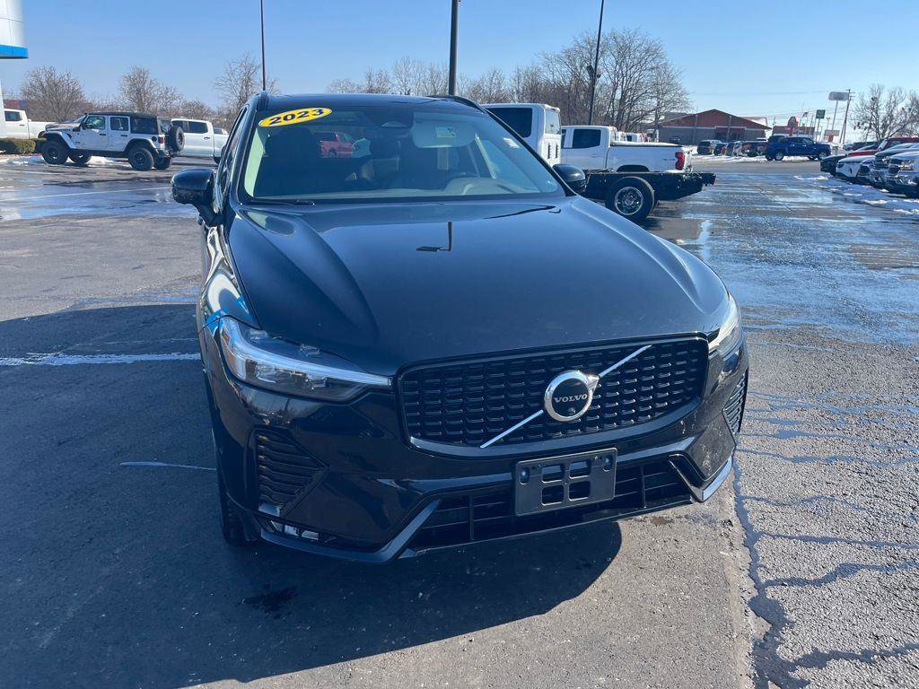 Used 2023 Volvo XC60 B5 Plus AWD/4WD image 8