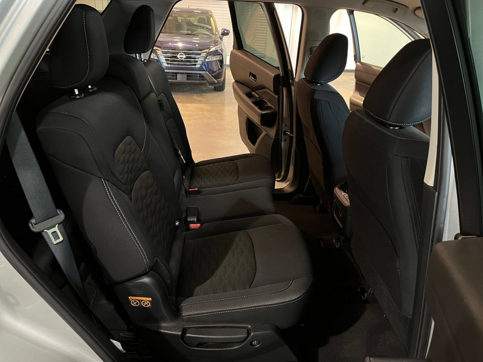 Used 2025 Nissan Pathfinder SV AWD/4WD image 39