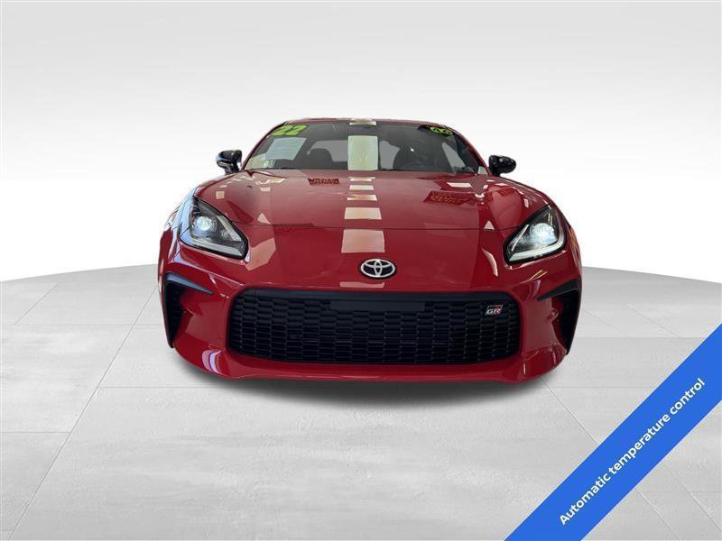 Used 2022 Toyota GR86 w/ ALL Weather Mat Package (TMS) RWD image 2