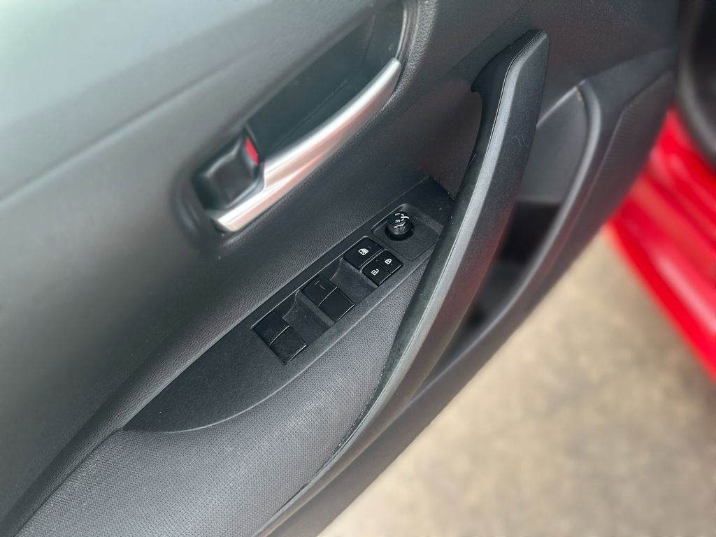 Used 2020 Toyota Corolla LE image 15