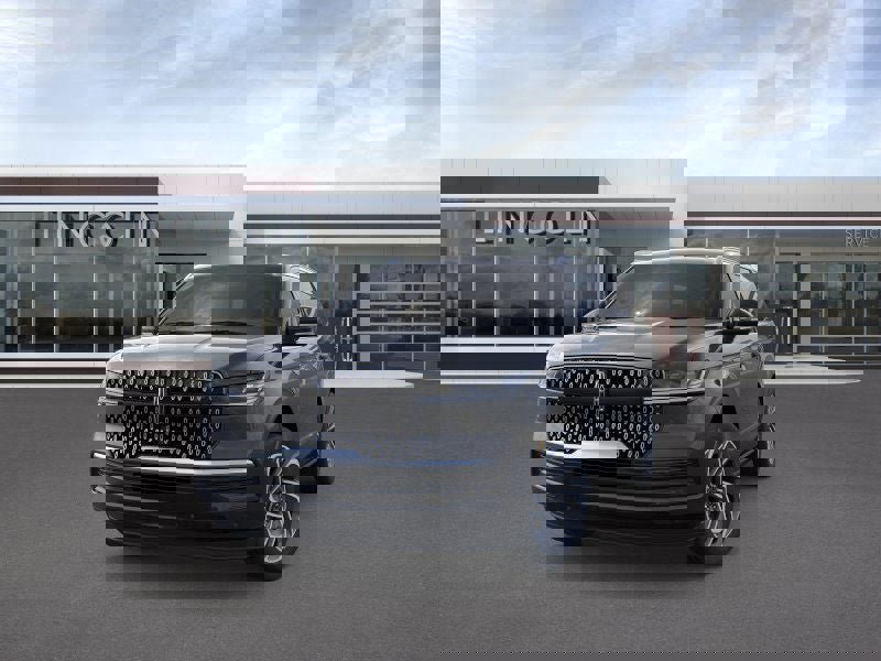 New 2025 Lincoln Navigator Reserve image 3