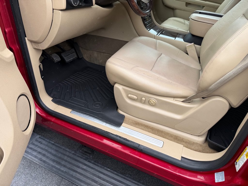 Used 2013 Cadillac Escalade Premium AWD/4WD image 52