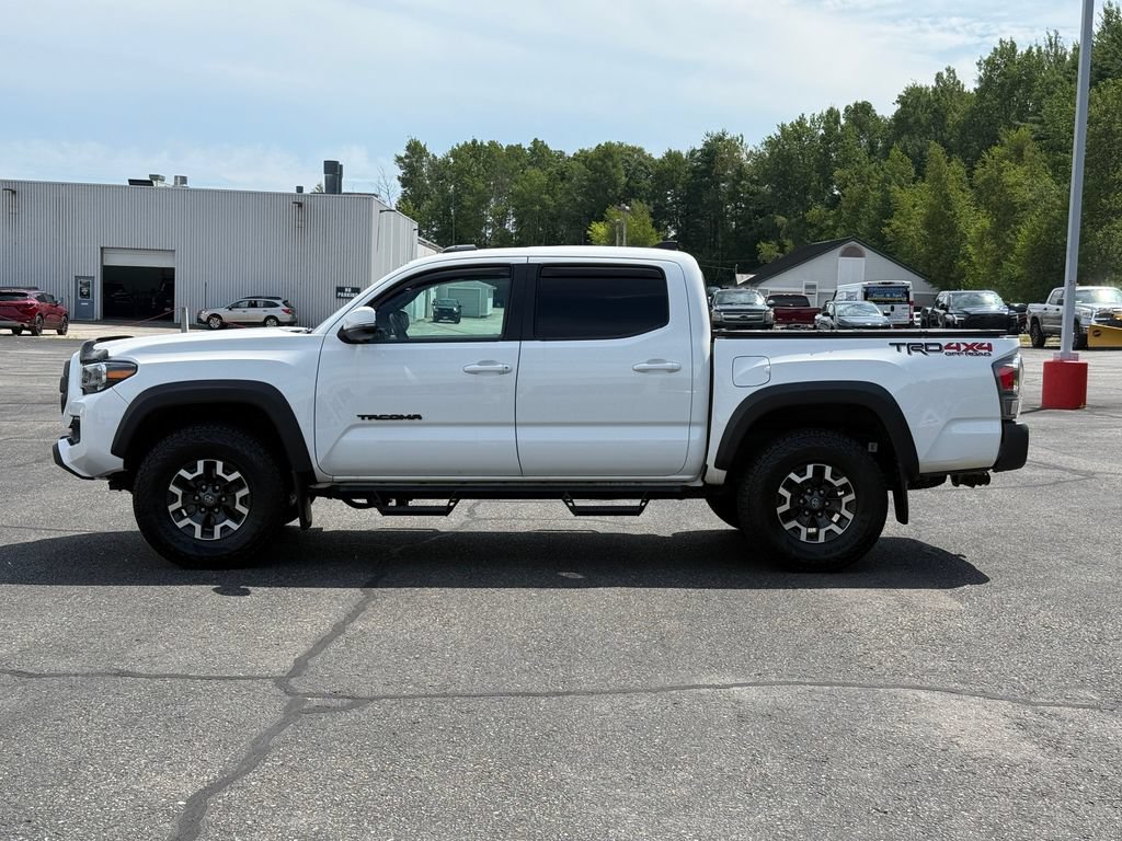 Certified 2022 Toyota Tacoma TRD Off-Road w/ TRD Premium Off Road Package AWD/4WD image 2
