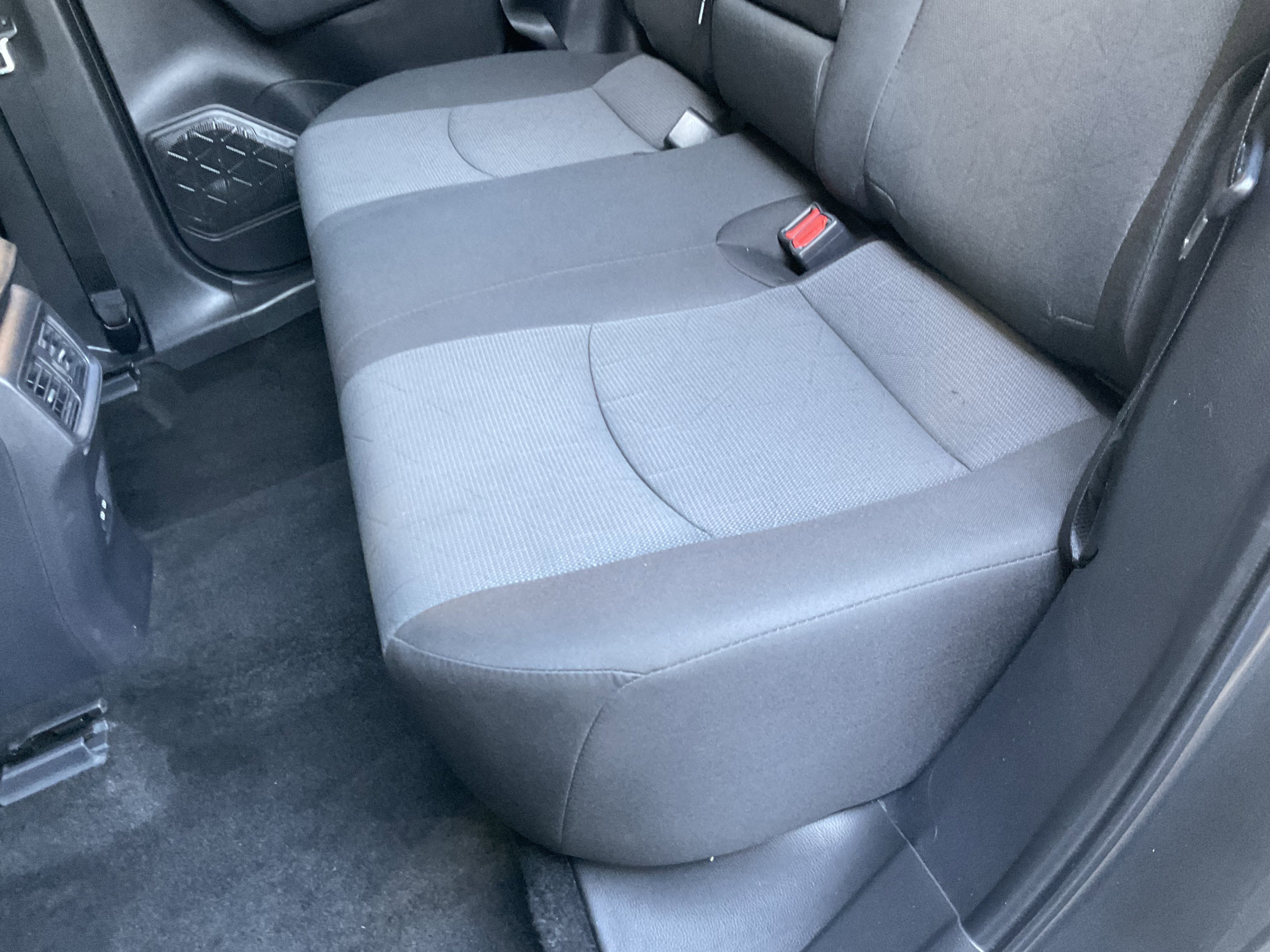 Used 2025 Toyota RAV4 XLE AWD/4WD image 32