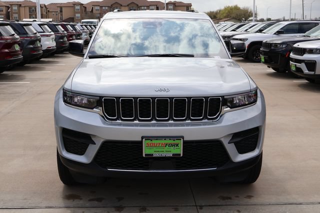 New 2026 Jeep Grand Cherokee Laredo w/ MOPAR Finishing Package RWD video 2