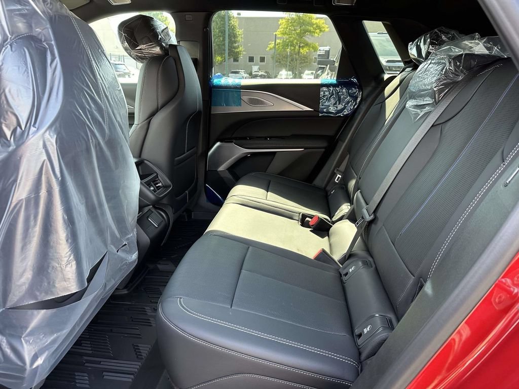 New 2027 Cadillac Lyriq Premium Luxury w/ LPO, Floor Liner Package AWD/4WD image 9