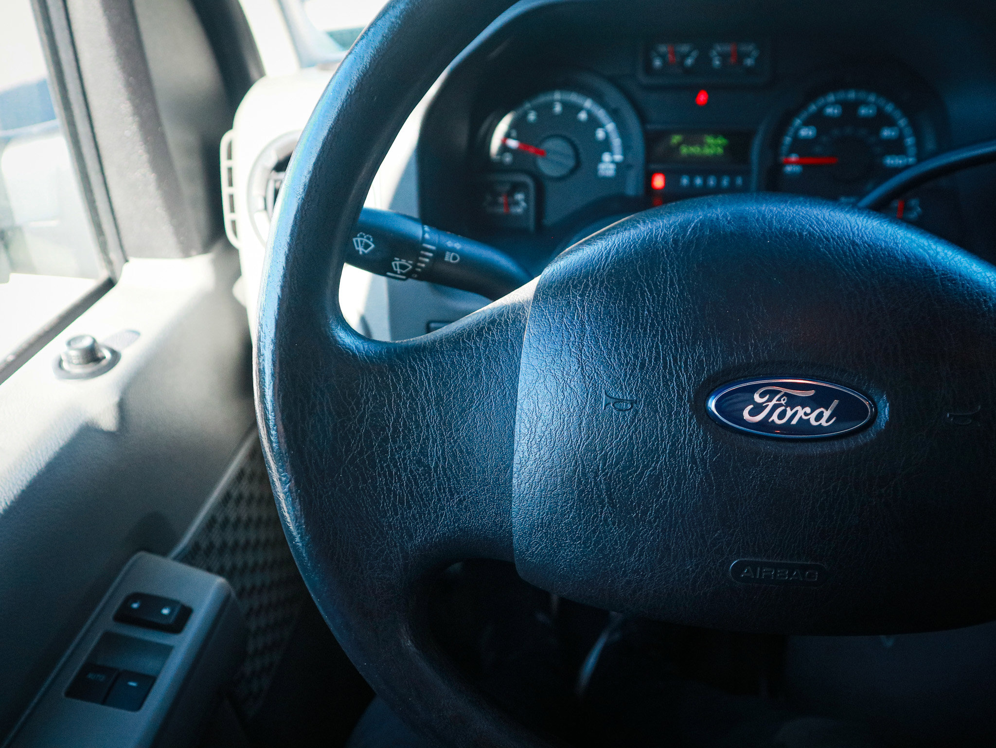 Used 2014 Ford E-250 and Econoline 250 Commercial Wheel Chair Accesib w/ Power Group image 18