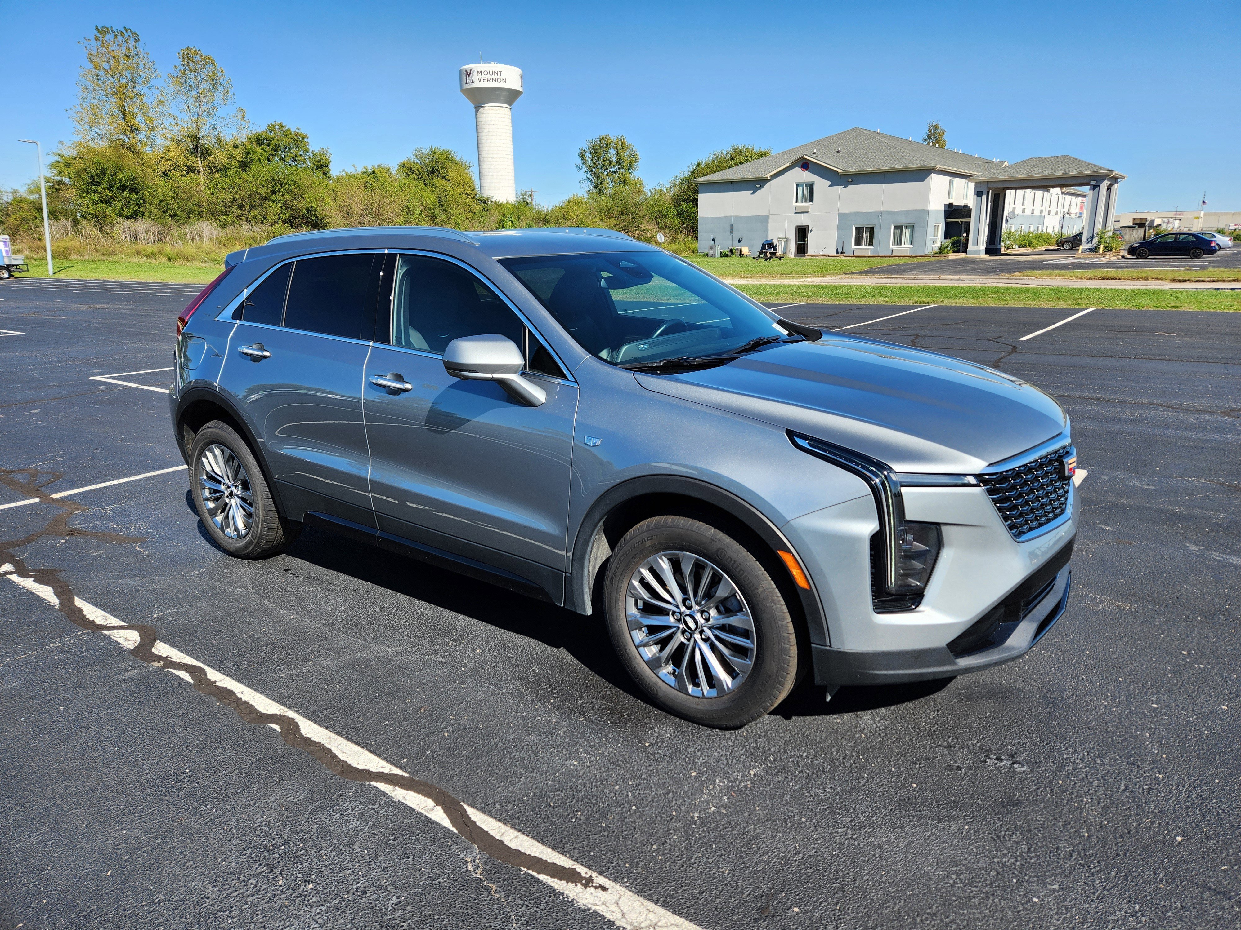 Used 2025 Cadillac XT4 Premium Luxury image 9