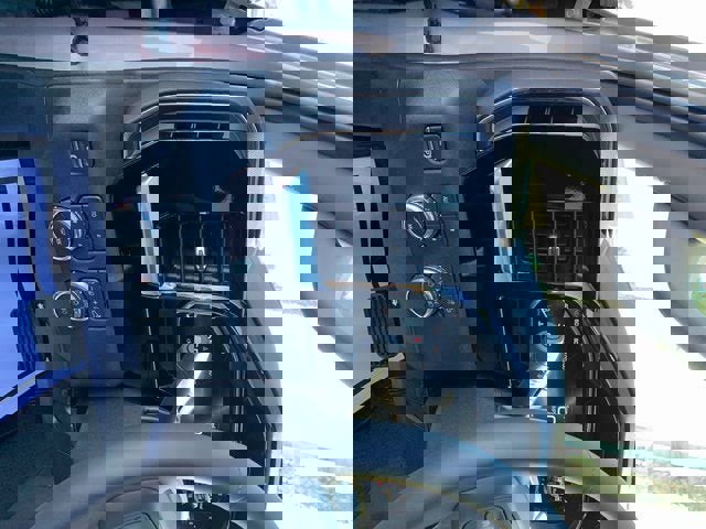 New 2026 GMC Sierra 2500 SLT w/ SLT Premium Package image 19