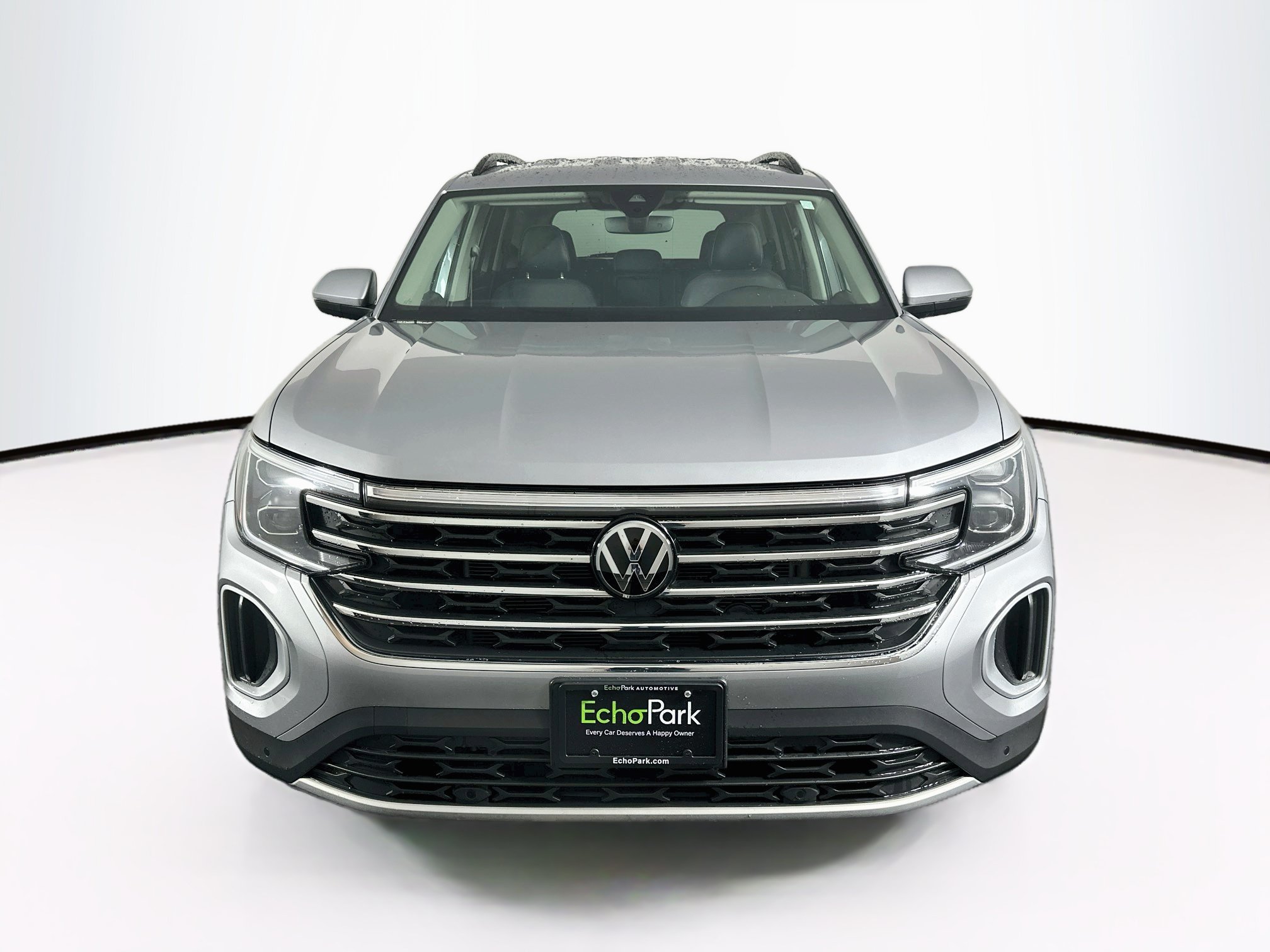 Used 2025 Volkswagen Atlas SE AWD/4WD image 2
