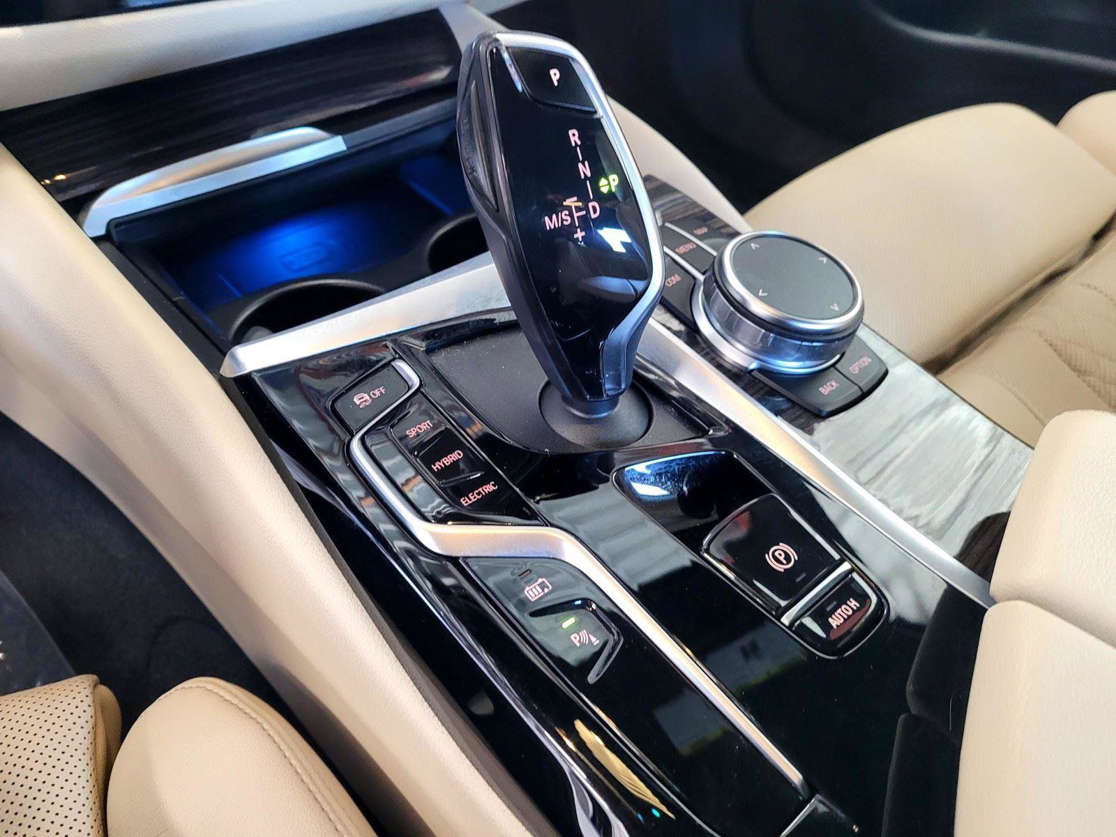Certified 2023 BMW 530e xDrive w/ Premium Package AWD/4WD image 28