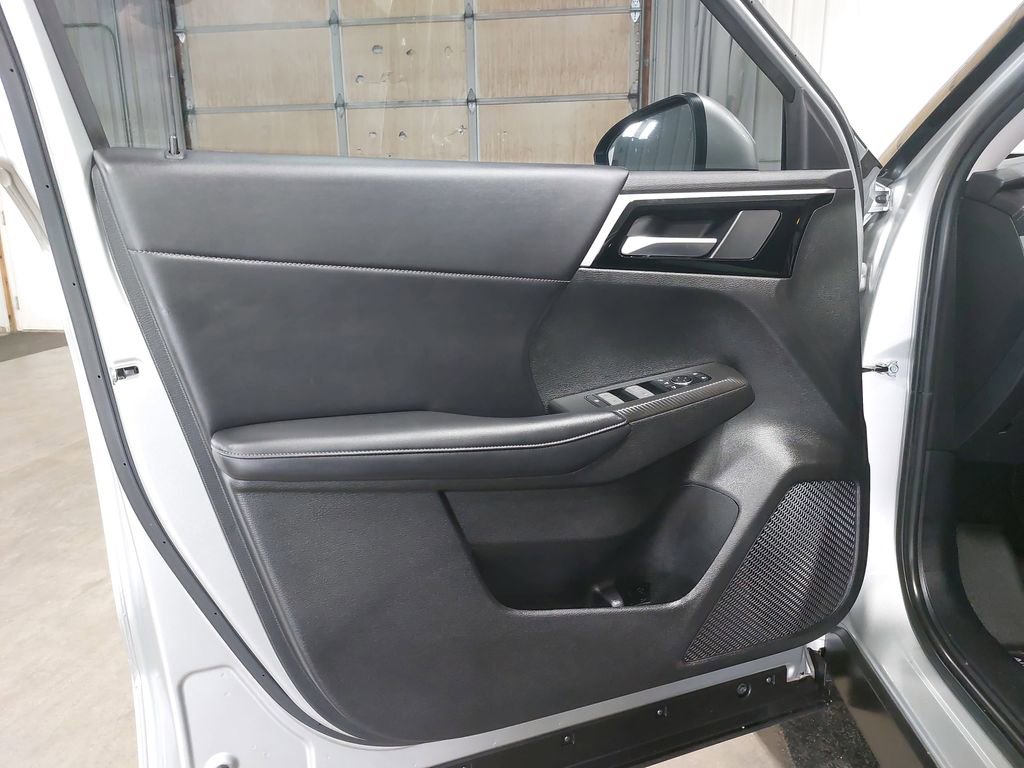 Used 2024 Mitsubishi Outlander SE image 28