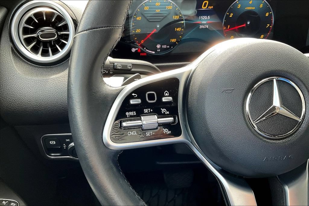 Used 2022 Mercedes-Benz GLB 250 4MATIC image 14