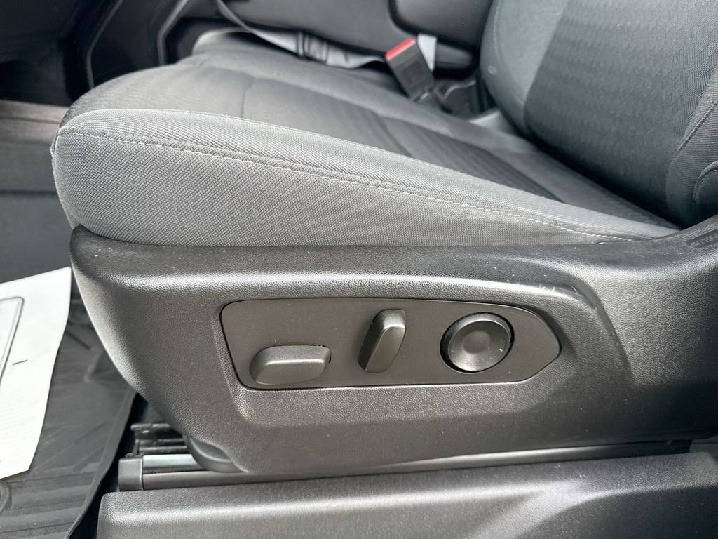 Used 2022 Chevrolet Silverado 1500 LT AWD/4WD image 12